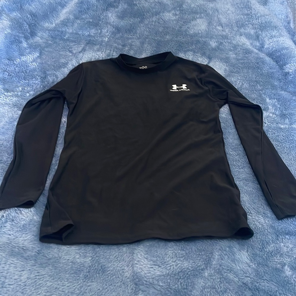 Under Armour long sleeve shirt.   L